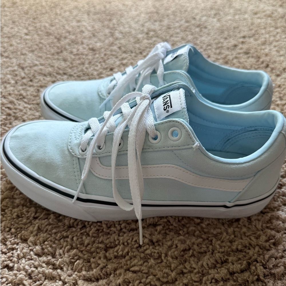EUC Women’s Vans. Size 8